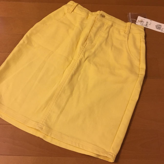 RETRO GIRL(レトロガール)の【未使用タグ付】黄色タイトスカート レディースのスカート(ミニスカート)の商品写真