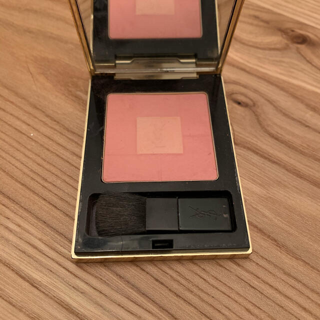 Yves Saint Laurent Beaute(イヴサンローランボーテ)のブラッシュボォリュプテ コスメ/美容のベースメイク/化粧品(チーク)の商品写真