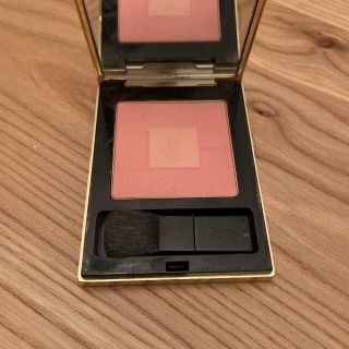 イヴサンローランボーテ(Yves Saint Laurent Beaute)のブラッシュボォリュプテ(チーク)