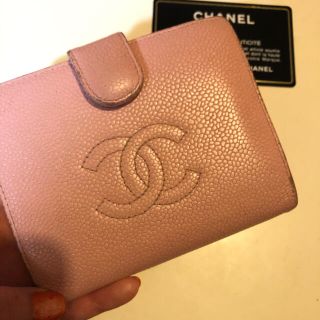 シャネル(CHANEL)のCHANEL 二つ折り財布　キャビアスキン　ピンク(財布)