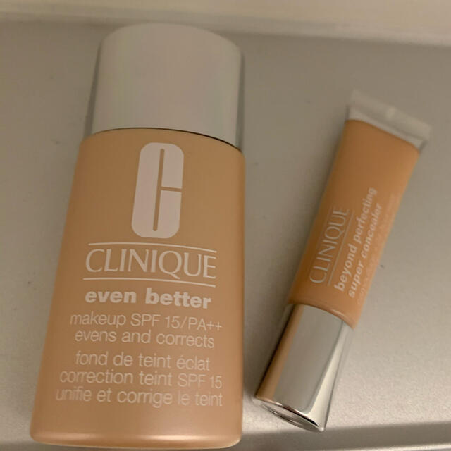 CLINIQUE(クリニーク)の値下げ　　クリニーク　リキッドファンデ、コンシーラーセット コスメ/美容のベースメイク/化粧品(ファンデーション)の商品写真