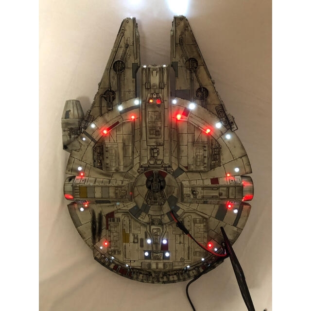 バンダイ スターウォーズ ミレニアムファルコン プラモデル 電飾