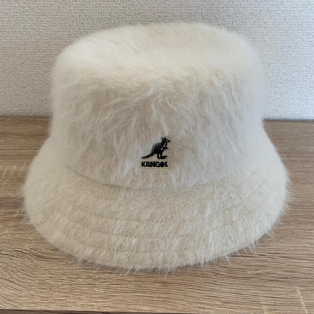 KANGOL(カンゴール)の【新品】KANGOLバケットハット リアルファー 白 レディースの帽子(ハット)の商品写真