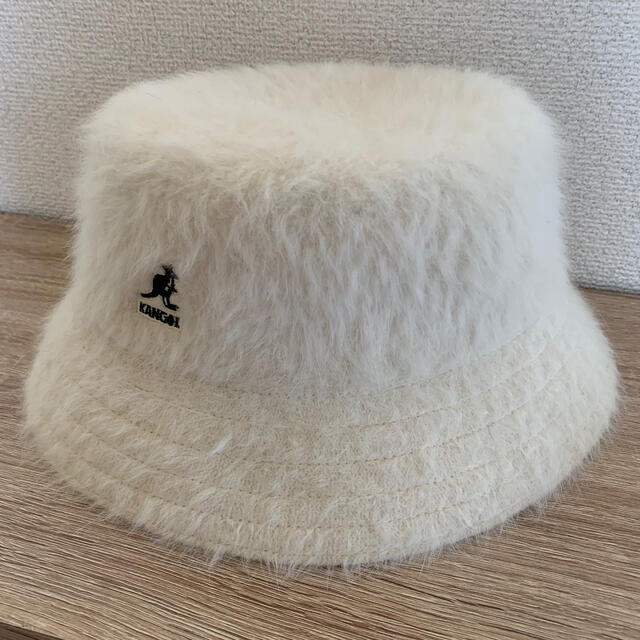 KANGOL(カンゴール)の【新品】KANGOLバケットハット リアルファー 白 レディースの帽子(ハット)の商品写真