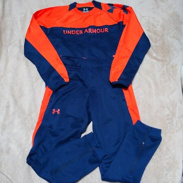 UNDER ARMOUR(アンダーアーマー)の専用 UNDER ARMOUR ピステ、ジャージ120 キッズ/ベビー/マタニティのキッズ服男の子用(90cm~)(ジャケット/上着)の商品写真