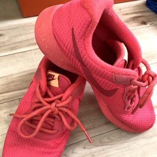 ナイキ(NIKE)のNIKE タンジュン　蛍光ピンク　赤(スニーカー)