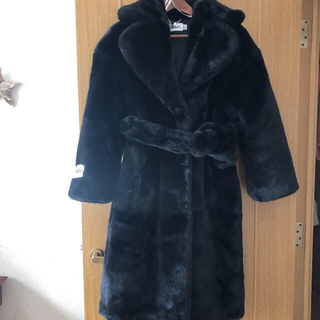 Ron Herman(ロンハーマン)のJakke longline faux fur coat  with belt レディースのジャケット/アウター(毛皮/ファーコート)の商品写真
