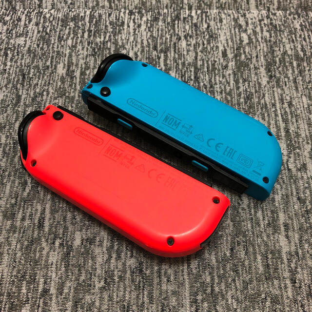 Nintendo Switch(ニンテンドースイッチ)のNintendo Switch  Joy-Con ネオンブルー　ネオンレッド エンタメ/ホビーのゲームソフト/ゲーム機本体(その他)の商品写真