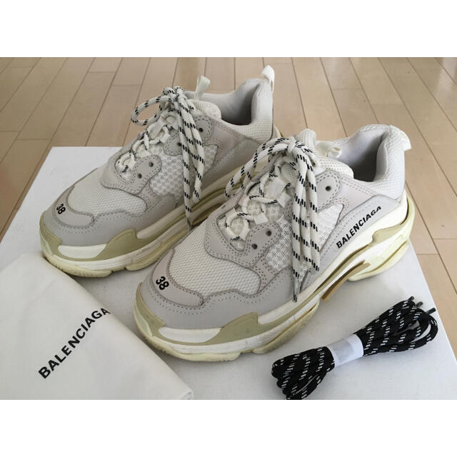 最低価格の Balenciaga 38 ホワイト トリプルS S triple BALENCIAGA