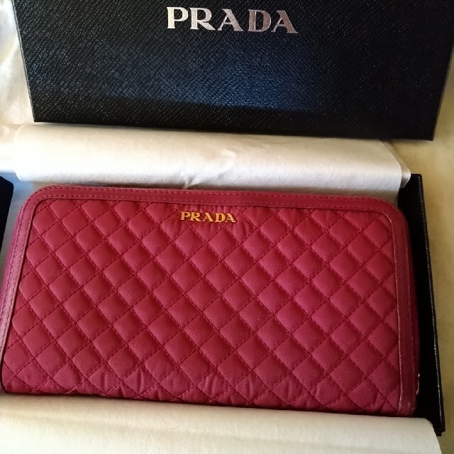 PRADA(プラダ)のPRADAキルティング長財布 レディースのファッション小物(財布)の商品写真