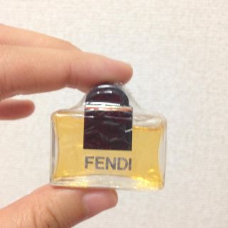 フェンディ(FENDI)の新品未使用！FENDI ミニ香水(香水(女性用))