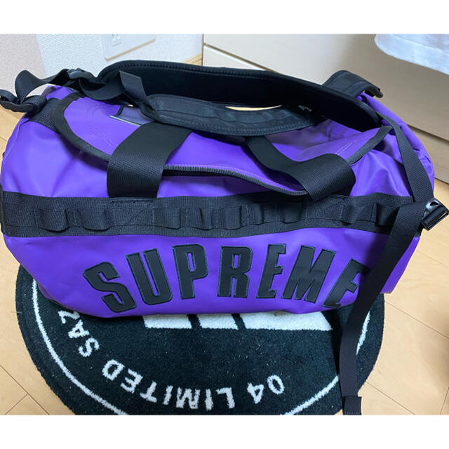 Supreme(シュプリーム)のSupreme × North Face Duffle Bag パープル メンズのバッグ(ボストンバッグ)の商品写真