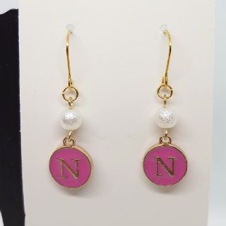 ハンドメイド◎イニシャルピアス◎Ｎ(ピアス)