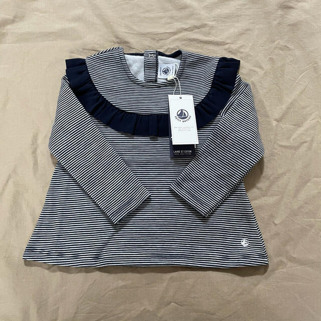 PETIT BATEAU(プチバトー)の＊ご専用＊新品未使用 プチバトー 長袖 カットソー  ウール&コットン  24m キッズ/ベビー/マタニティのキッズ服女の子用(90cm~)(Tシャツ/カットソー)の商品写真