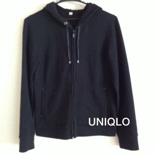 ユニクロ(UNIQLO)のUNIQLO 黒パーカー(パーカー)