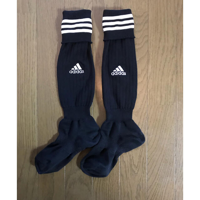 adidas(アディダス)のてんりん様専用　adidas サッカーソックス　(22〜24cm) スポーツ/アウトドアのサッカー/フットサル(ウェア)の商品写真