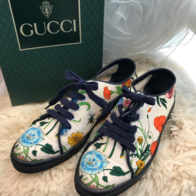 Gucci(グッチ)の☆美品☆GUCCI スニーカー　フローラ　23cm レディースの靴/シューズ(スニーカー)の商品写真