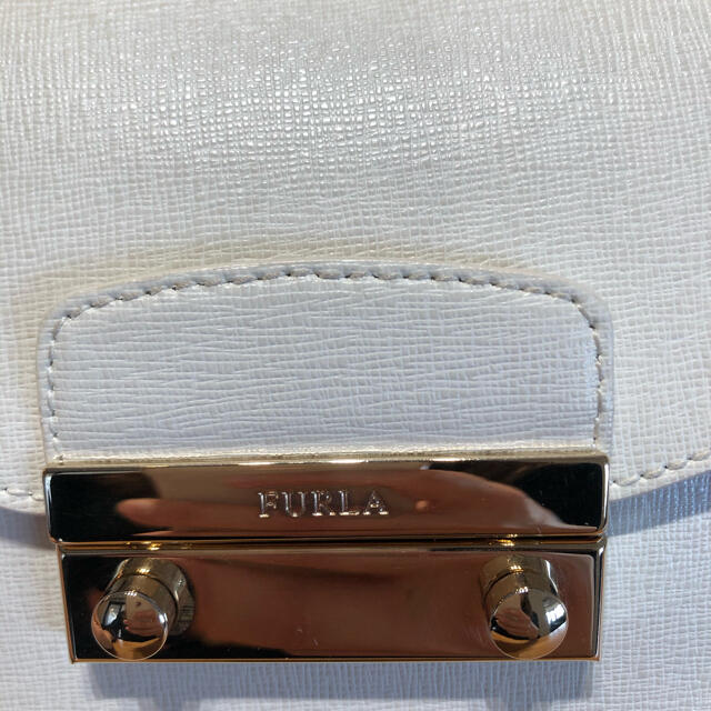 Furla(フルラ)のFURLAメトロポリス　ホワイト レディースのバッグ(ショルダーバッグ)の商品写真