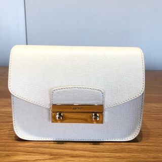 フルラ(Furla)のFURLAメトロポリス　ホワイト(ショルダーバッグ)