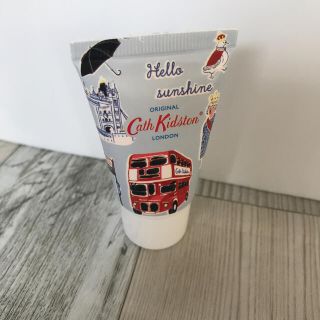 キャスキッドソン(Cath Kidston)のハンドクリーム　30ml ホワイトクローバー&抹茶の香り　キャスキッドソン(ハンドクリーム)