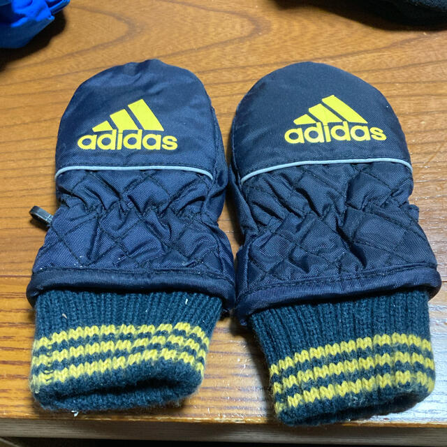 adidas(アディダス)の雪遊びセット3〜4才(90サイズ) キッズ/ベビー/マタニティのこども用ファッション小物(手袋)の商品写真