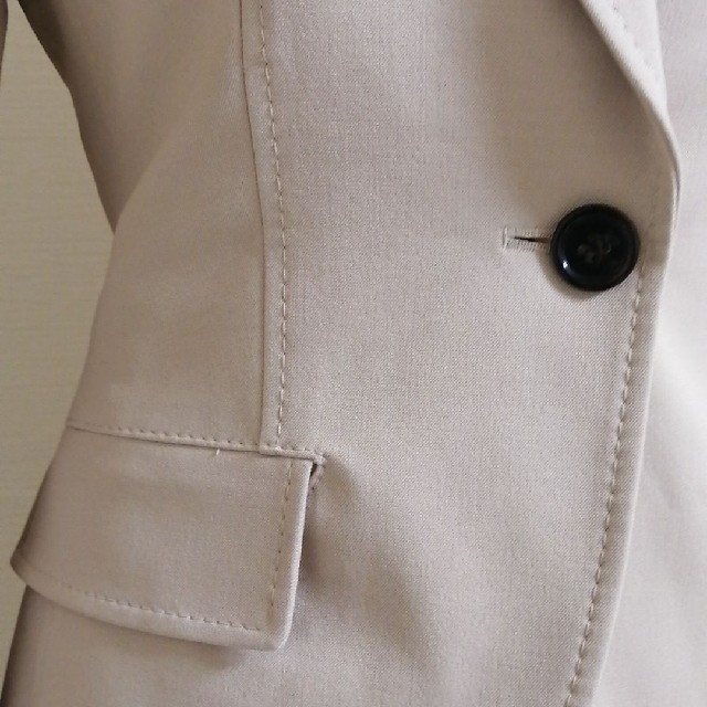 UNTITLED(アンタイトル)のアンタイトル UNTITLED ベージュ スカートスーツ 通勤 ジャケット レディースのフォーマル/ドレス(スーツ)の商品写真