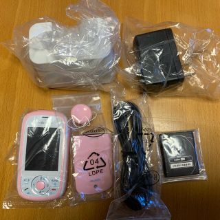 エヌティティドコモ(NTTdocomo)の【未使用】ドコモ　キッズケータイ　HW-01D（ピンク）(携帯電話本体)