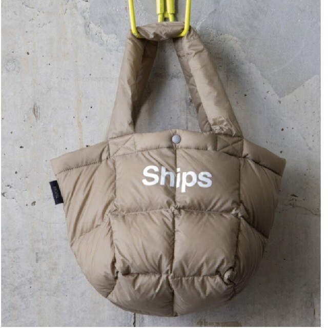 SHIPS(シップス)のてよこき様【新品】SHIPS　ダウン　バッグ レディースのバッグ(ハンドバッグ)の商品写真