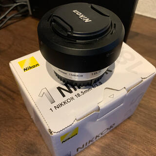 ニコン(Nikon)の美品Nikonニコン1 NIKKOR 18.5mm f/1.8 シルバー(レンズ(ズーム))
