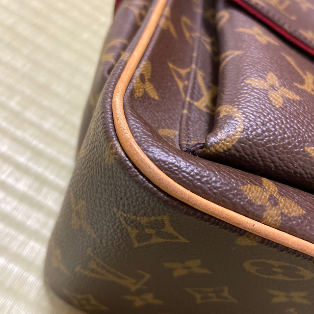 LOUIS VUITTON カバン