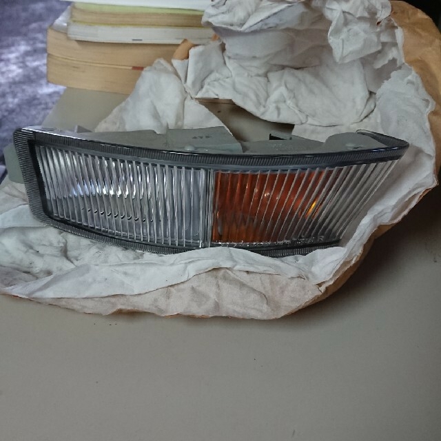 トヨタ(トヨタ)の新品未使用マーク2 右コーナリングランプ  自動車/バイクの自動車(車種別パーツ)の商品写真