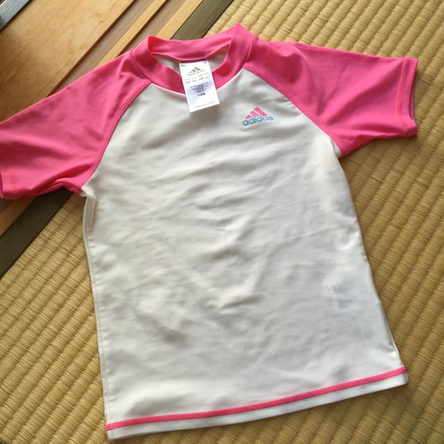 adidas(アディダス)のラッシュガード キッズ/ベビー/マタニティのキッズ服女の子用(90cm~)(水着)の商品写真