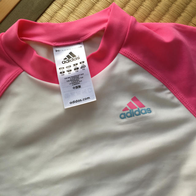 adidas(アディダス)のラッシュガード キッズ/ベビー/マタニティのキッズ服女の子用(90cm~)(水着)の商品写真