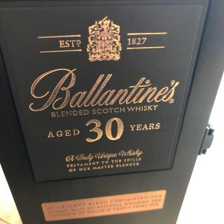 バランタインカシミヤ(BALLANTYNE CASHMERE)のバランタイン30年 700ml   木箱　外箱付(ウイスキー)