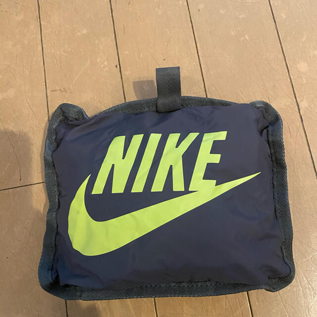 NIKE(ナイキ)のNIKE ナイロン　ショルダーバッグ レディースのバッグ(ショルダーバッグ)の商品写真