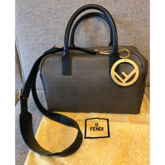 FENDI(フェンディ)のFENDI フェンディ  ボストンバッグ　ショルダー付き レディースのバッグ(ショルダーバッグ)の商品写真