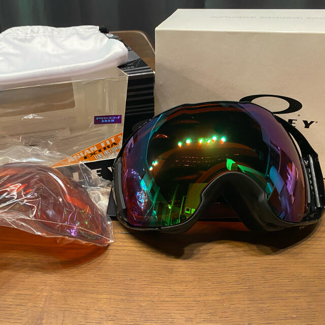 Oakley(オークリー)のACE様専用　oakley エアブレイク ＸＬ未使用 スポーツ/アウトドアのスノーボード(アクセサリー)の商品写真