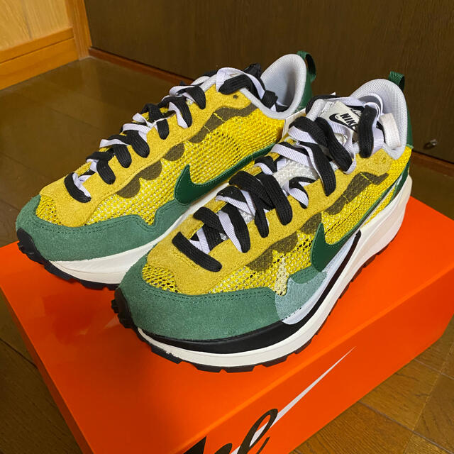 sacai(サカイ)のsacai nike vapor waffle 25cm イエローグリーン メンズの靴/シューズ(スニーカー)の商品写真