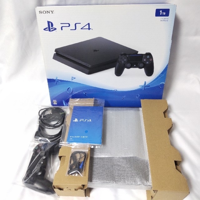 PlayStation4(プレイステーション4)のPS4 ジェットブラック 薄型 CUH-2000B 1TB 美品 エンタメ/ホビーのゲームソフト/ゲーム機本体(家庭用ゲーム機本体)の商品写真