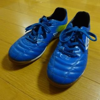 アンブロ(UMBRO)のジュニア　フットサルシューズ　23.0cm(シューズ)