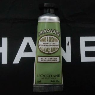 ロクシタン(L'OCCITANE)のフランス製Ｌ’ＯＣＣＩＴＡＮＥロクシタンアマンダハンドボディクリーム１０ｍｌ新品(ボディクリーム)