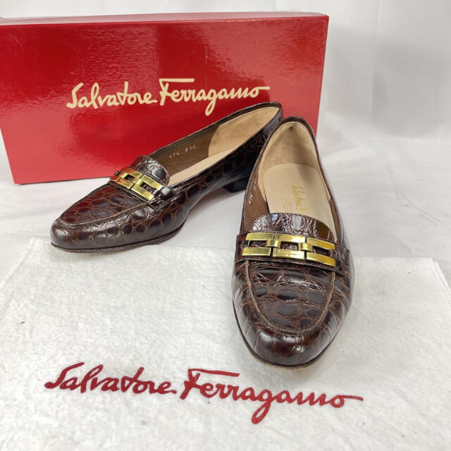 Salvatore Ferragamo(サルヴァトーレフェラガモ)の専用【美品】フェラガモ クロコ型押し フラットシューズ パンプス 約24cm レディースの靴/シューズ(ローファー/革靴)の商品写真