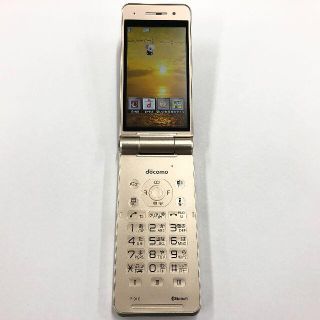 パナソニック(Panasonic)のdocomo P-01G ゴールド(携帯電話本体)