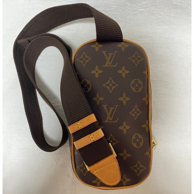 LOUIS VUITTON(ルイヴィトン)の【未使用品】ルイ・ヴィトン  ポシェットガンジュ　 レディースのバッグ(ボディバッグ/ウエストポーチ)の商品写真