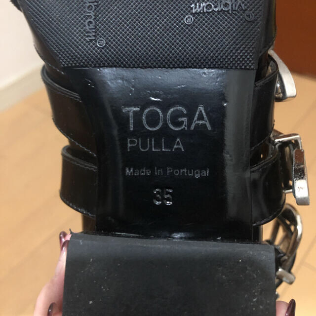 TOGA(トーガ)のren様専用　TOGA クロスストラップフラットサンダル　シューズ　35 レディースの靴/シューズ(サンダル)の商品写真