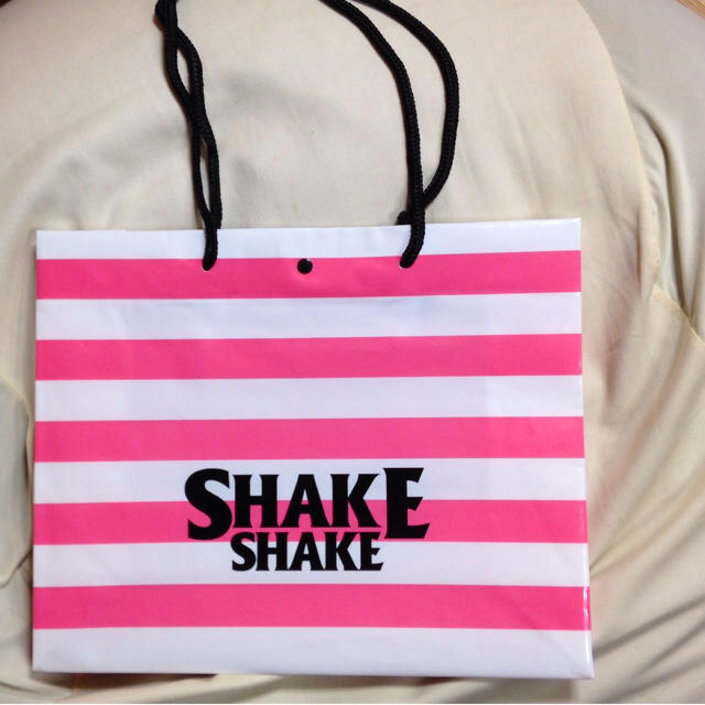 SHAKE SHAKE(シェイクシェイク)のSHAKESHAKEショッパー♡ レディースのバッグ(ショップ袋)の商品写真