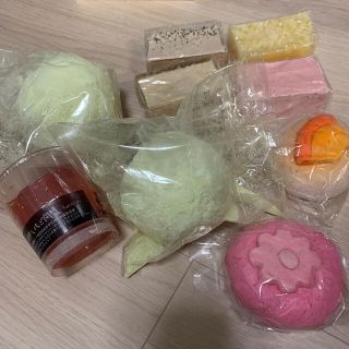 ラッシュ(LUSH)の★最終お値引き中【新品未使用】ラッシュ　バスセット(入浴剤/バスソルト)