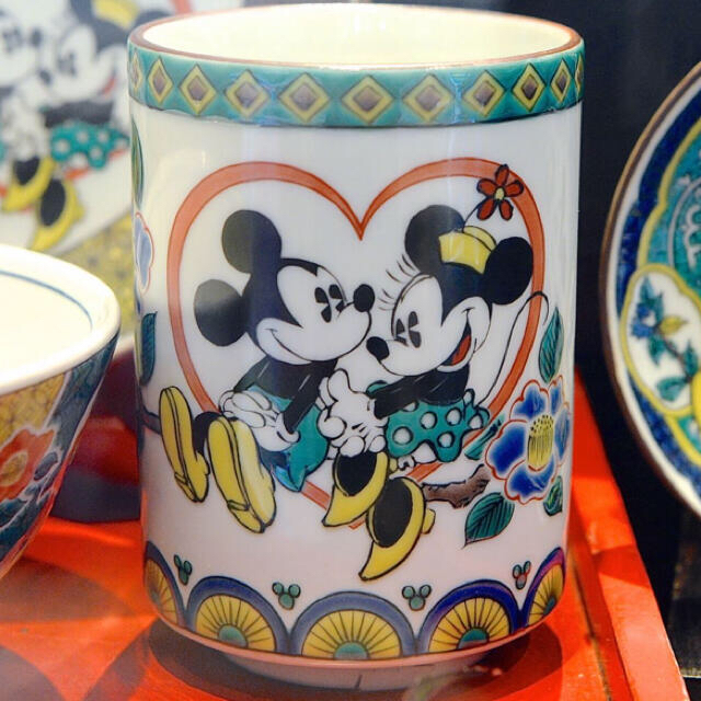 Disney - 定価以下 新品♡ 九谷焼 湯呑み 2個セット ディズニー Disney - 定価以下 新品♡ 九谷焼 湯呑み 2個セット ディズニー