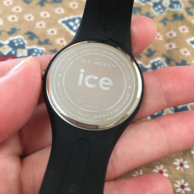 ice watch(アイスウォッチ)のice watch 黒×ピンクゴールド レディースのファッション小物(腕時計)の商品写真