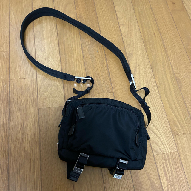 新しく着き プラダ PRADA ショルダーバッグ ボディバッグ メンズ